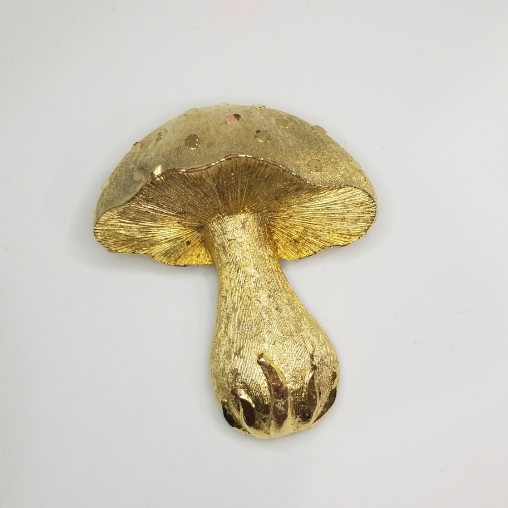 💋 Gold Vintage Mamselle 70s Mushroom Pin